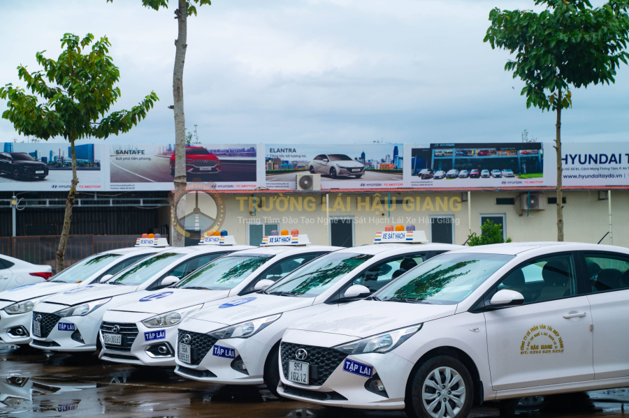 Hạng B cơ khí (số sàn)